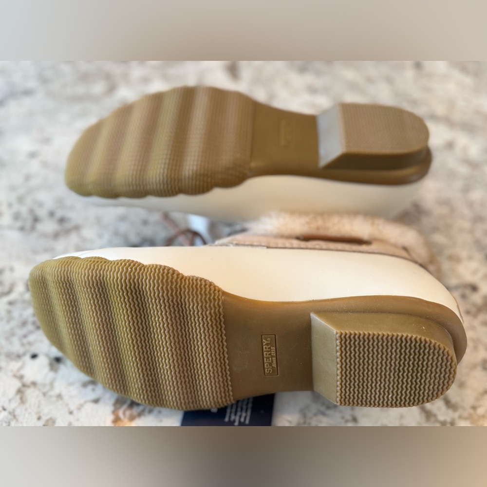 Sperry Saltwater White and Tan Winter Boots for Ultimate Comfort - Picture 5 of 7